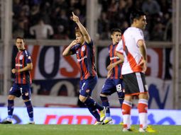 pararon al arbitro de la polemica en san lorenzo-river pararon al arbitro de la polemica en san lorenzo-river