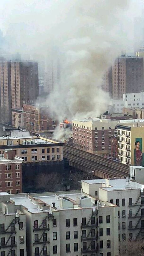 Terror en Nueva York: explosión y derrumbe en Manhattan deja dos muertos y 16 heridos