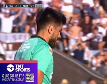 El insólito blooper de Lucas Hoyos para el gol de Platense
