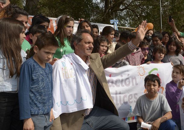 Scioli encabezó los festejos por el Mes del niño en Hurlingham