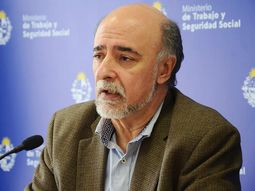 Pablo Mieres no consideró positivo el hecho de que Minerva Foods acapare la mitad del mercado de la faena vacuna en Uruguay. Pablo Mieres no consideró positivo el hecho de que Minerva Foods acapare la mitad del mercado de la faena vacuna en Uruguay.