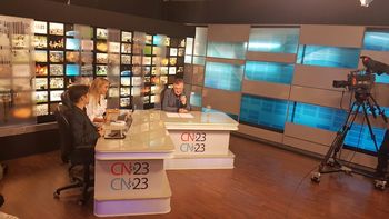 Lucho Avilés volvió a la tele con Indiscreciones en CN23 Lucho Avilés volvió a la tele con Indiscreciones en CN23