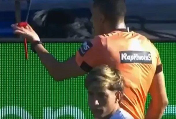 Detuvieron al hincha de Gimnasia que arrojó un martillo al árbitro Yael Falcón Pérez en pleno partido