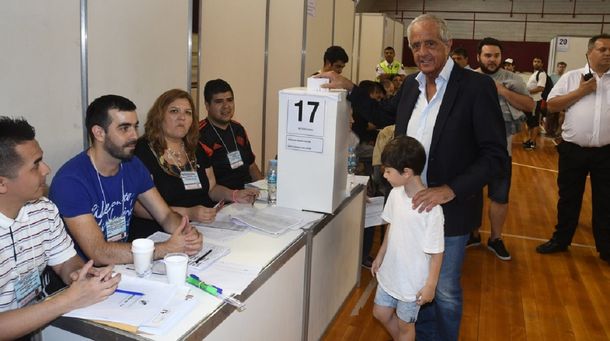 DOnofrio busca la reelección en River - Crédito: @CARPoficial