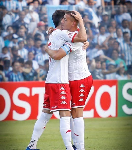 Huracán le ganó 2-0 a Atlético Tucumán y se metió en cuartos de final