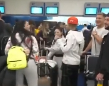 Entrevistaron a un cantante de trap en Aeroparque y no lo reconocieron