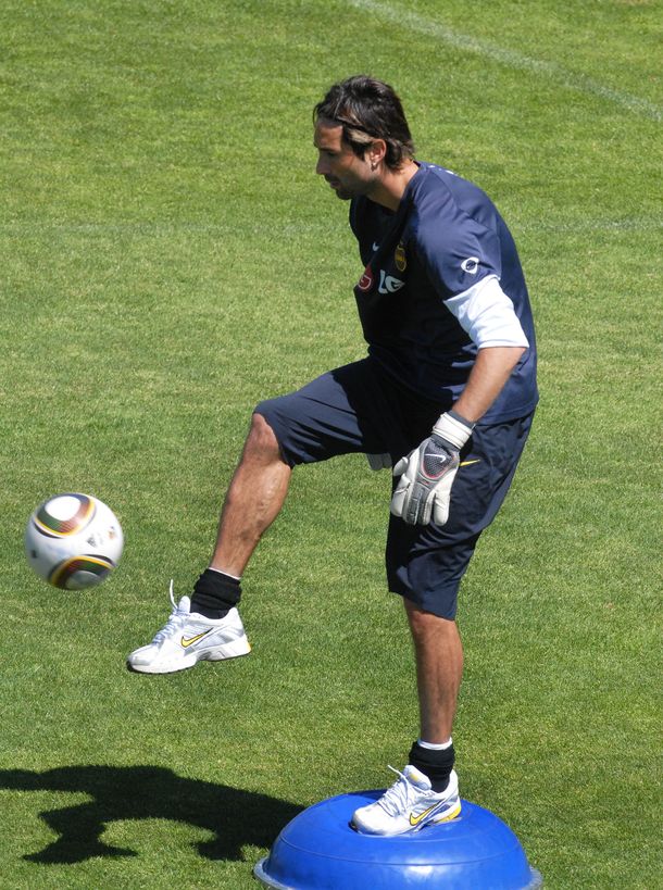 Lucchetti dispara: Riquelme fue el que echó a Falcioni de Boca