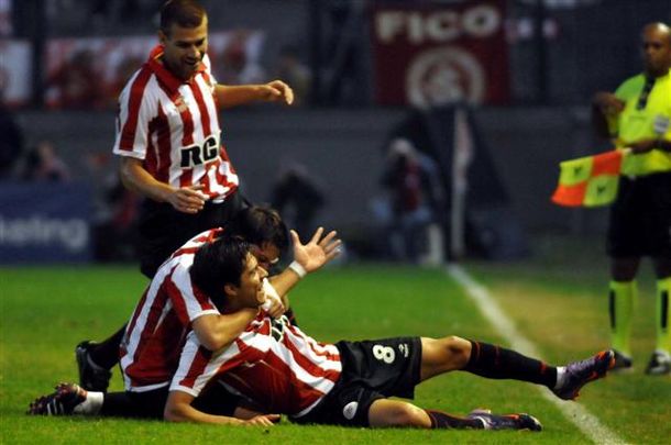 Enzo perez estudiantes festejo (Small)