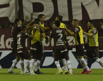 Lanús derrotó a Banfield y se afianza