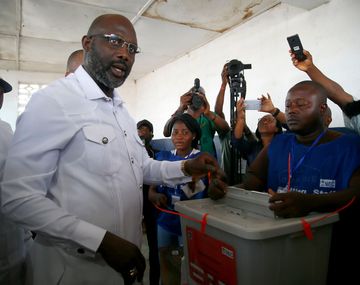 Weah brilló en el Milan en la década del 90