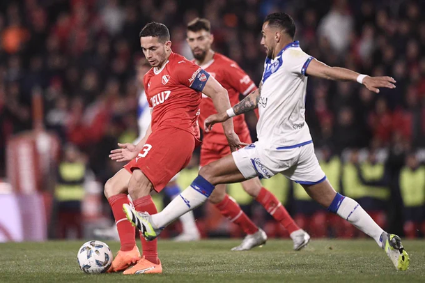 En el debut de Tevez, Independiente le ganó 2-1 a Vélez y respira