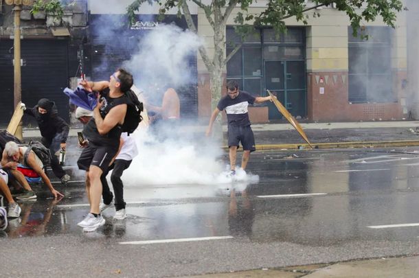 El Gobierno se refirió a los incidentes frente al Congreso por la Reforma Laboral: Izquierda cavernícola