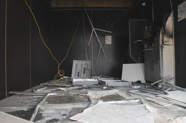 Explotaron con una mecha y una garrafa un cajero de banco para robarse el dinero