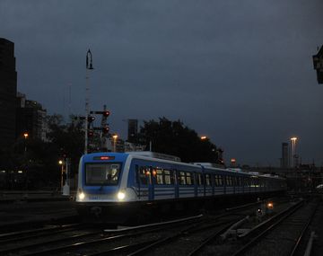 La línea Mitre extiende el servicio en horario nocturno y aumenta la frecuencia