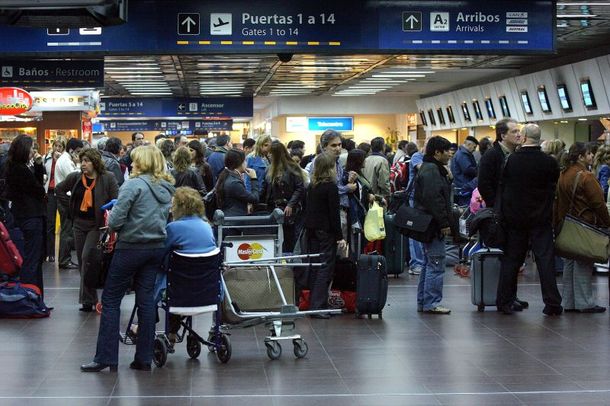 Pasajeros aeroparque DYN