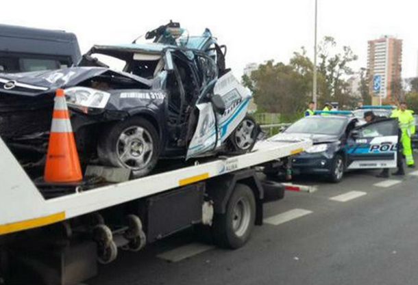 Chocó borracho contra 5 patrulleros y dejó a 10 policías heridos: dos están graves
