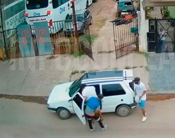 Ladrones robaron un auto pero debieron abandonarlo a 150 metros porque se quedaron sin nafta