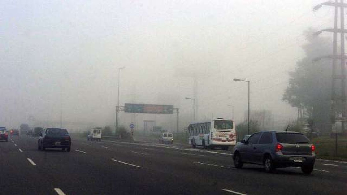 Densos bancos de niebla complicaron el tránsito en los accesos a Capital