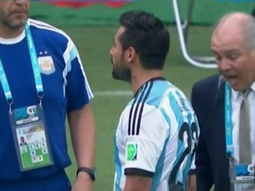 lavezzi le tiro agua a sabella, ¿lo hizo a proposito? lavezzi le tiro agua a sabella, ¿lo hizo a proposito?
