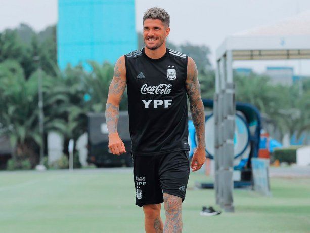 De Paul confirmó su separación y llueven rumores de romance con Tini Stoessel