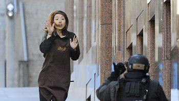 asi escaparon cinco rehenes de la cafeteria de sidney asi escaparon cinco rehenes de la cafeteria de sidney