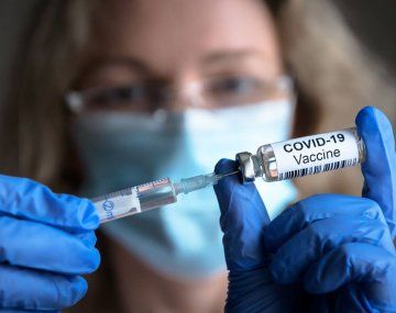 Cuánto hay que esperar para vacunarse tras haber tenido Covid-19