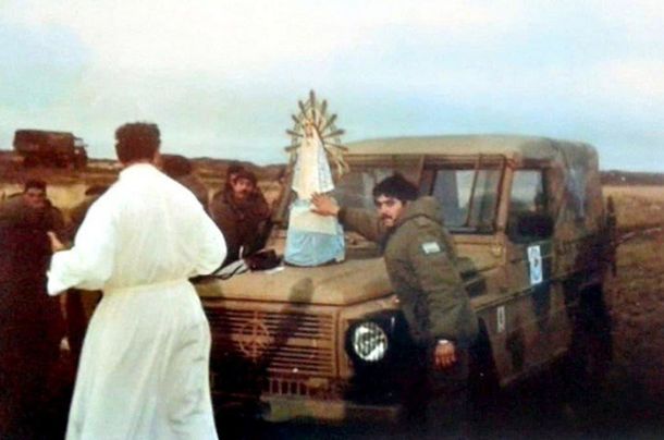 Se postergó la llegada de la imagen de la Virgen de Luján que acompañó a los soldados argentinos en Malvinas