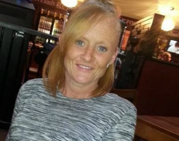 Abandonó a su hijo en un cochecito a la intemperie