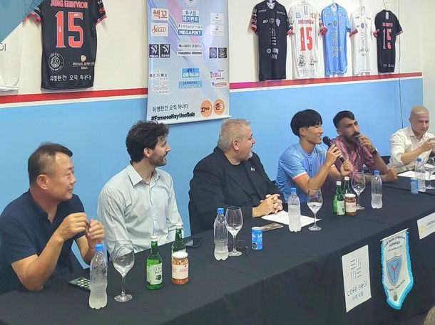 &nbsp;Jung Euihyeon tendr&aacute; una camiseta con sponsor unipersonal |Foto: @cafeseul_