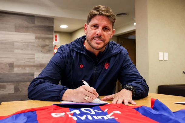 Damián Ayude fue presentado como nuevo entrenador de San Lorenzo