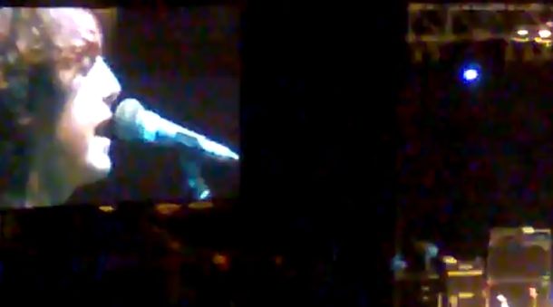 El hijo de Cerati emocionó con un tema de su padre