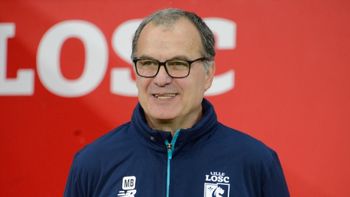 guita loca: si echan a bielsa, le alcanza para comprar un jugador de la superliga guita loca: si echan a bielsa, le alcanza para comprar un jugador de la superliga