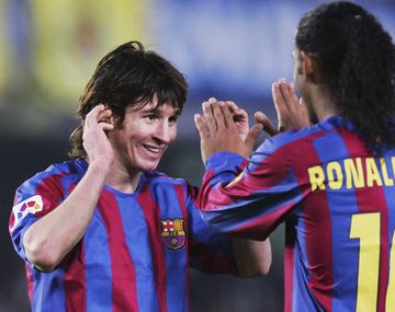 Ronaldinho contó cómo descubrió a Messi en Barcelona