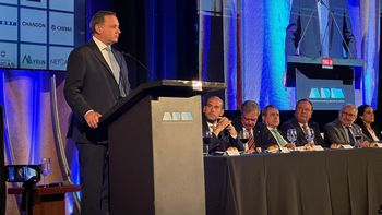 El secretario de la Presidencia, Álvaro Delgado, destacó la gestión del gobierno y cuestionó el rol del Frente Amplio. El secretario de la Presidencia, Álvaro Delgado, destacó la gestión del gobierno y cuestionó el rol del Frente Amplio.