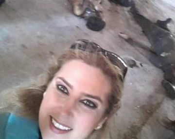 Polémica por la selfie de periodista junto a víctimas de la guerra en Siria