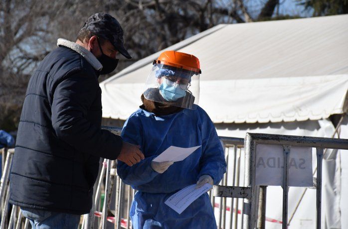 Coronavirus en Argentina: 13.736 casos y 300 muertos en las últimas 24 horas