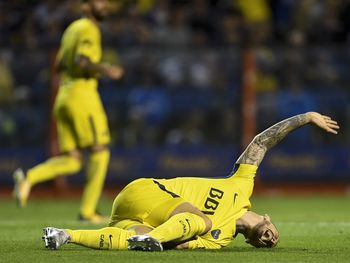 Darío Benedetto lesionado ante Racing