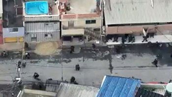 el comando vermelho uso uniformes militares para enfrentar a la policia en rio de janeiro: las imagenes el comando vermelho uso uniformes militares para enfrentar a la policia en rio de janeiro: las imagenes