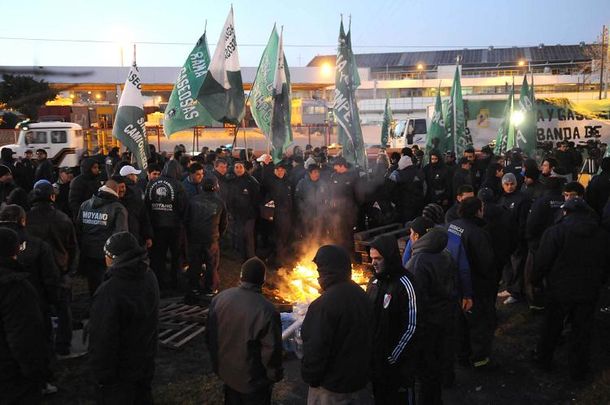Camioneros amenazaron con un paro nacional y Trabajo dictó la conciliación obligatoria