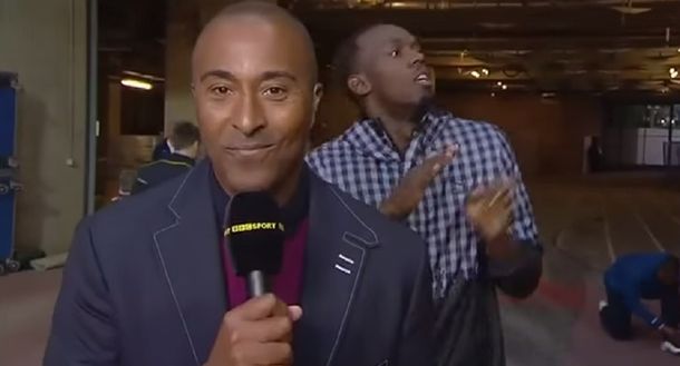 La curiosa forma de Usain Bolt para interrumpir una entrevista