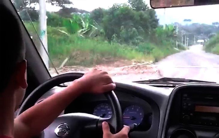 Indigna: un nene de 11 años llevaba en el auto a su padre borracho