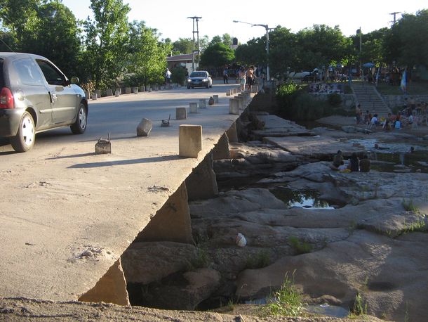 Puente que une Mina Clavero con Vilal Cura Brochero