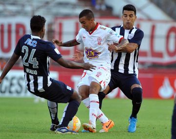 Huracán empató con Alianza Lima y se metió en la Copa