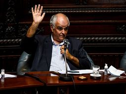 El senador uruguayo Gustavo Penadés puede ser suspendido del Partido Nacional. El senador uruguayo Gustavo Penadés puede ser suspendido del Partido Nacional.