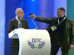 Un hombre quiso asesinar al político búlgaro Ahmed Dogan