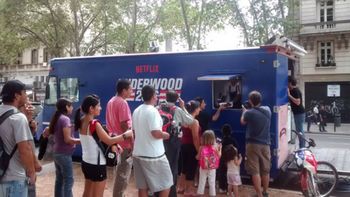 frank para presidente: ahora underwood reparte choripanes en el congreso frank para presidente: ahora underwood reparte choripanes en el congreso