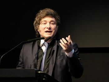 Javier Milei trató de boludo a Axel Kicillof durante el congreso libertario: el video