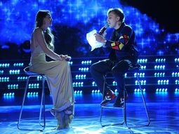 el polaco le canto a pampita y ella retruco: ¿estas jugando a dos puntas? el polaco le canto a pampita y ella retruco: ¿estas jugando a dos puntas?