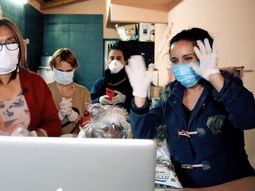 Voluntarias del comedor Esperanza Kilme, de la localidad bonaerense de Quilmes se videollamaron con Alberto Fern&aacute;ndez y Fabiola Y&aacute;&ntilde;ez