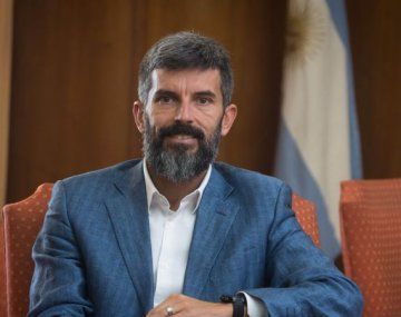 Asaltaron al intendente de la ciudad de Mendoza: le robaron hasta la remera